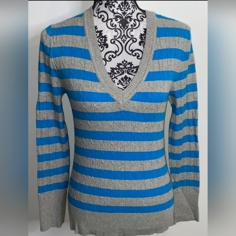 Old Navy Blue Gray Striped V Neck Sweater Medium